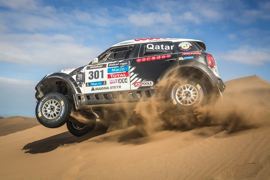 Die 9. Etappe der Dakar 2014 führte das Fahrerfeld nicht nur zum nördlichsten Punkt der Rallye, sondern auch vom Hochplateau hinunter durch die Atacama-Wüste bis zum Pazifischen Ozean.