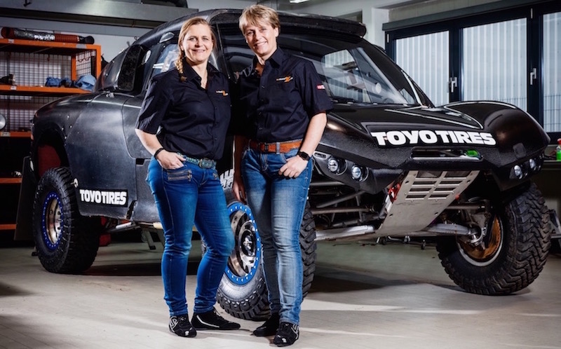 Jutta Kleinschmidt wird das Steuer übernehmen und zusammen mit ihrer schwedischen Co-Pilotin Tina Thörner bei der Abu Dhabi Desert Challenge und der Sealine Cross Country Rally in Katar weitere wichtige Rennkilometer sammeln.