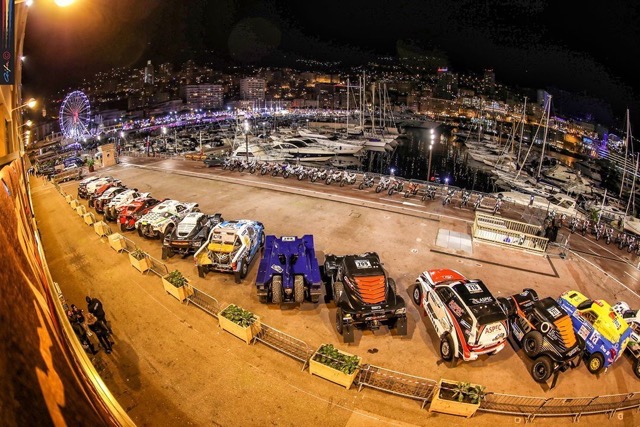 Das Africa Eco Race ist eine Rally von Europa quer durch Afrika bis zum Ziel in Dakar. Sie wurde von Dakar-Enthusiasten gegründet, als die Rallye Dakar nach Südamerika auswanderte.